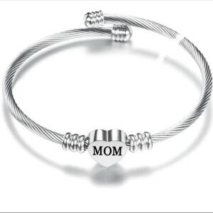 Silver Heart 'MOM' Bracelet